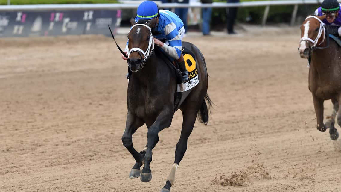 On-Time-Girl-the-Forward-Gal