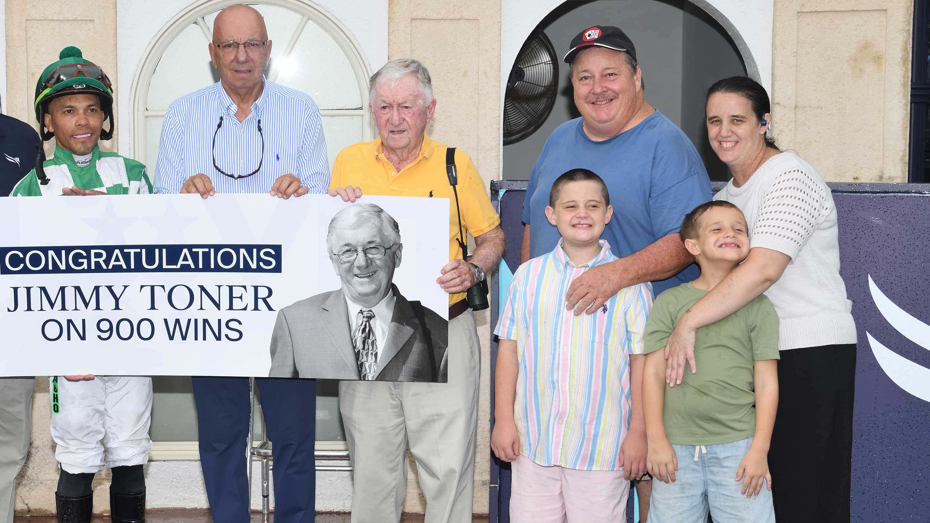 Toner Gets Career Win No. 900 in $70,000 Empire Builder
