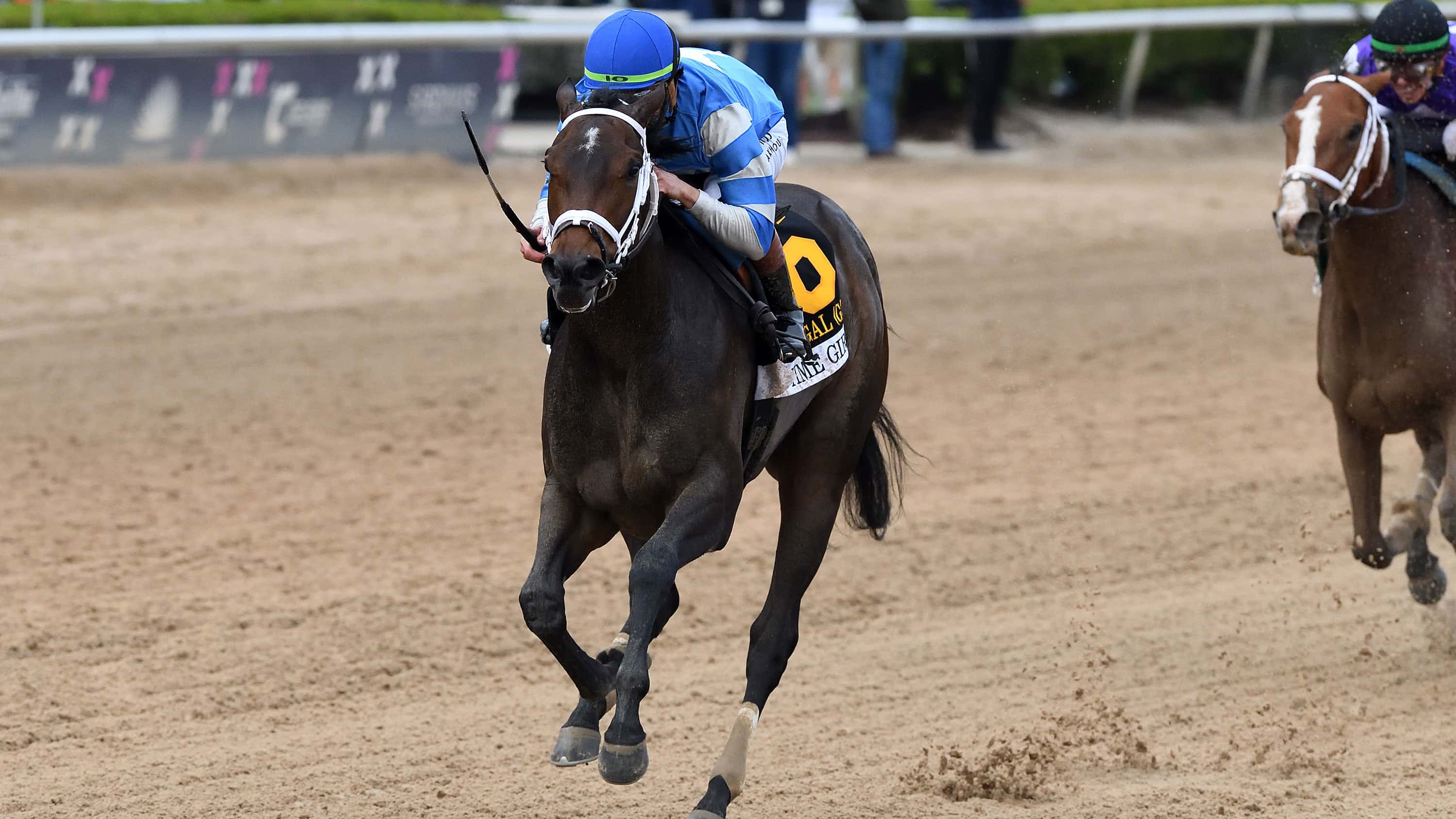 On-Time-Girl-the-Forward-Gal