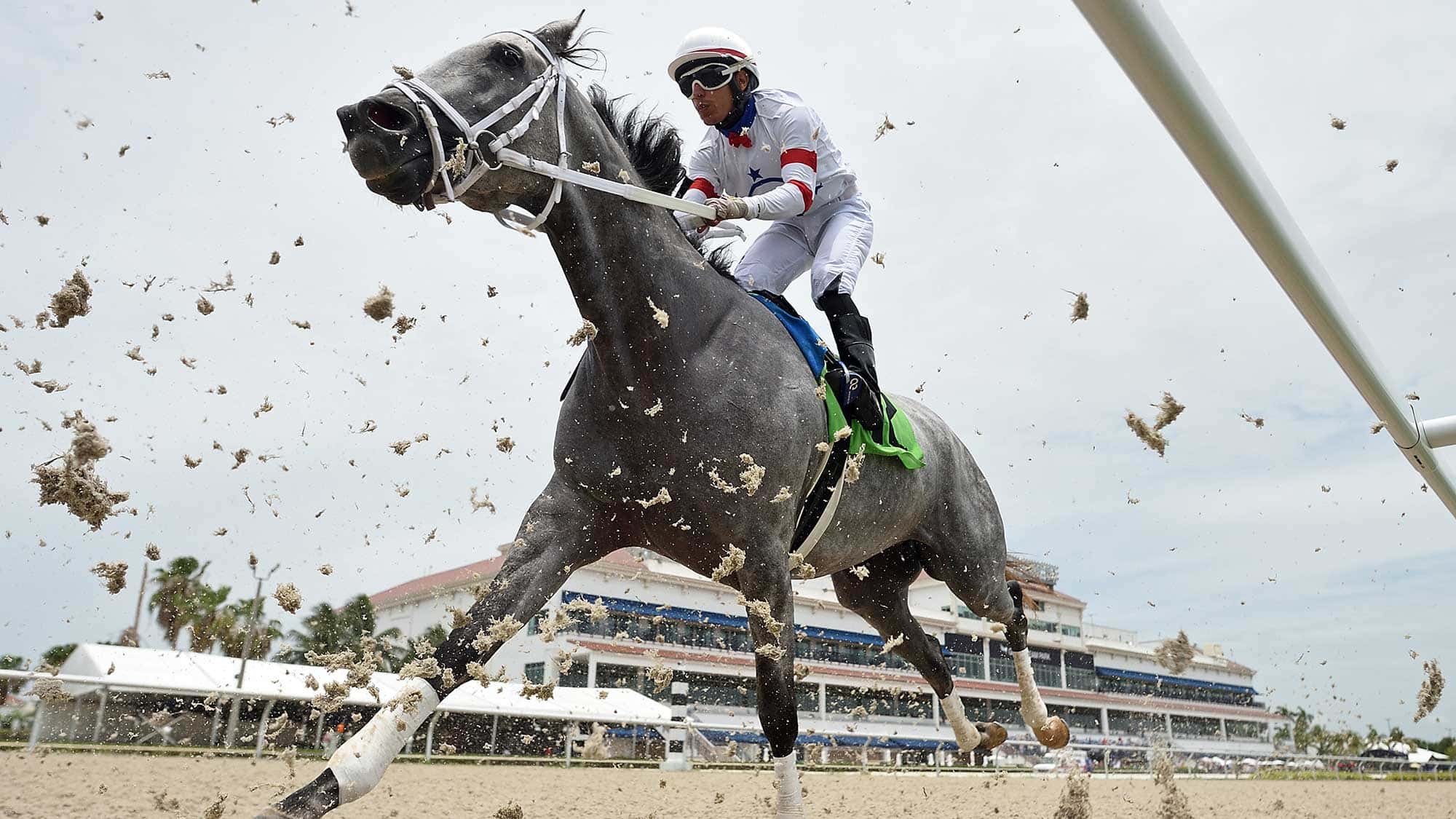 Gulfstream-Park-clubhouse-turn