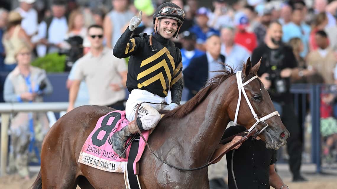 She-Be-Smooth-the-Davona-Dale