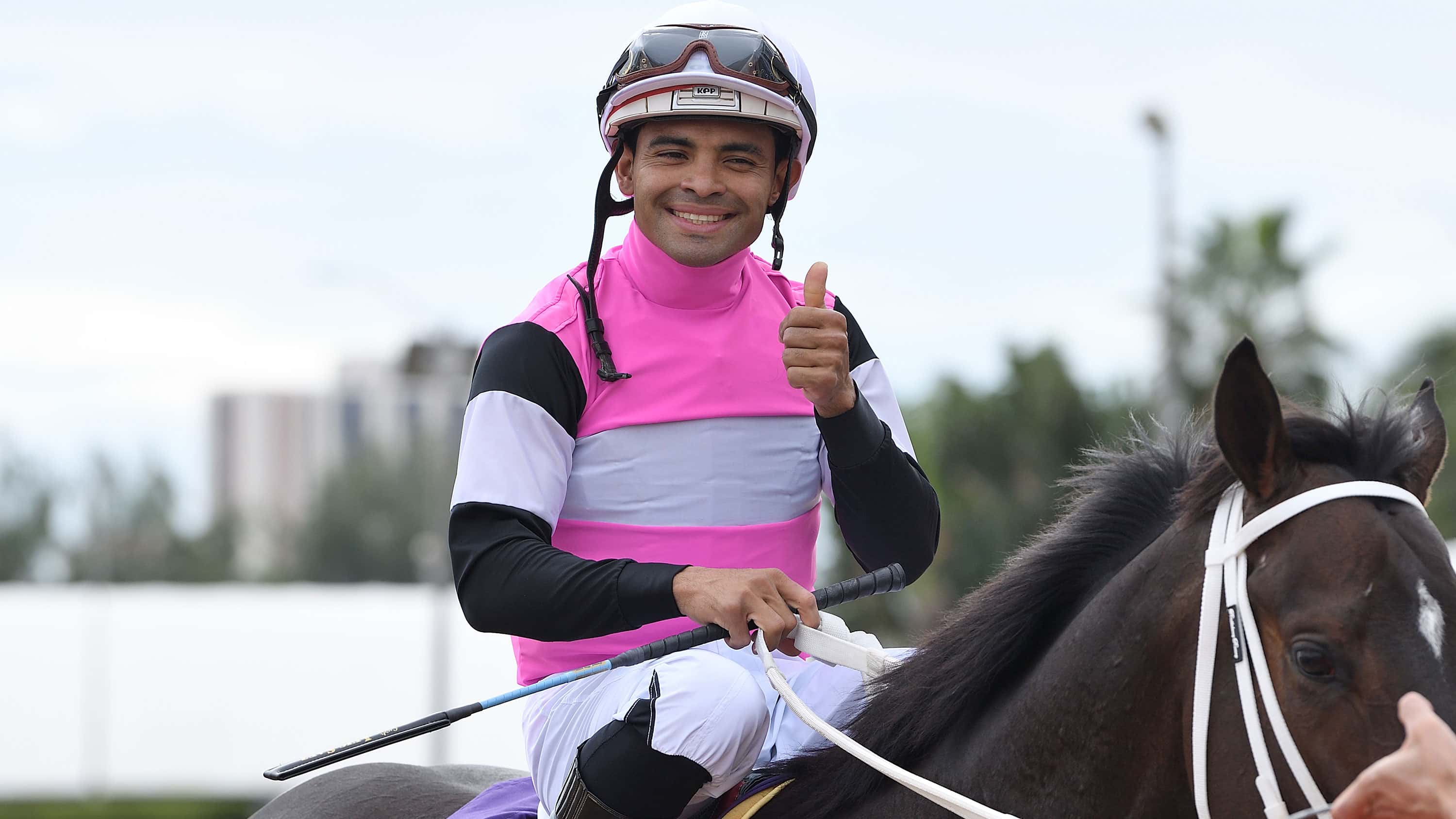 Luis Saez Makes Triumphant Return to Gulfstream Park