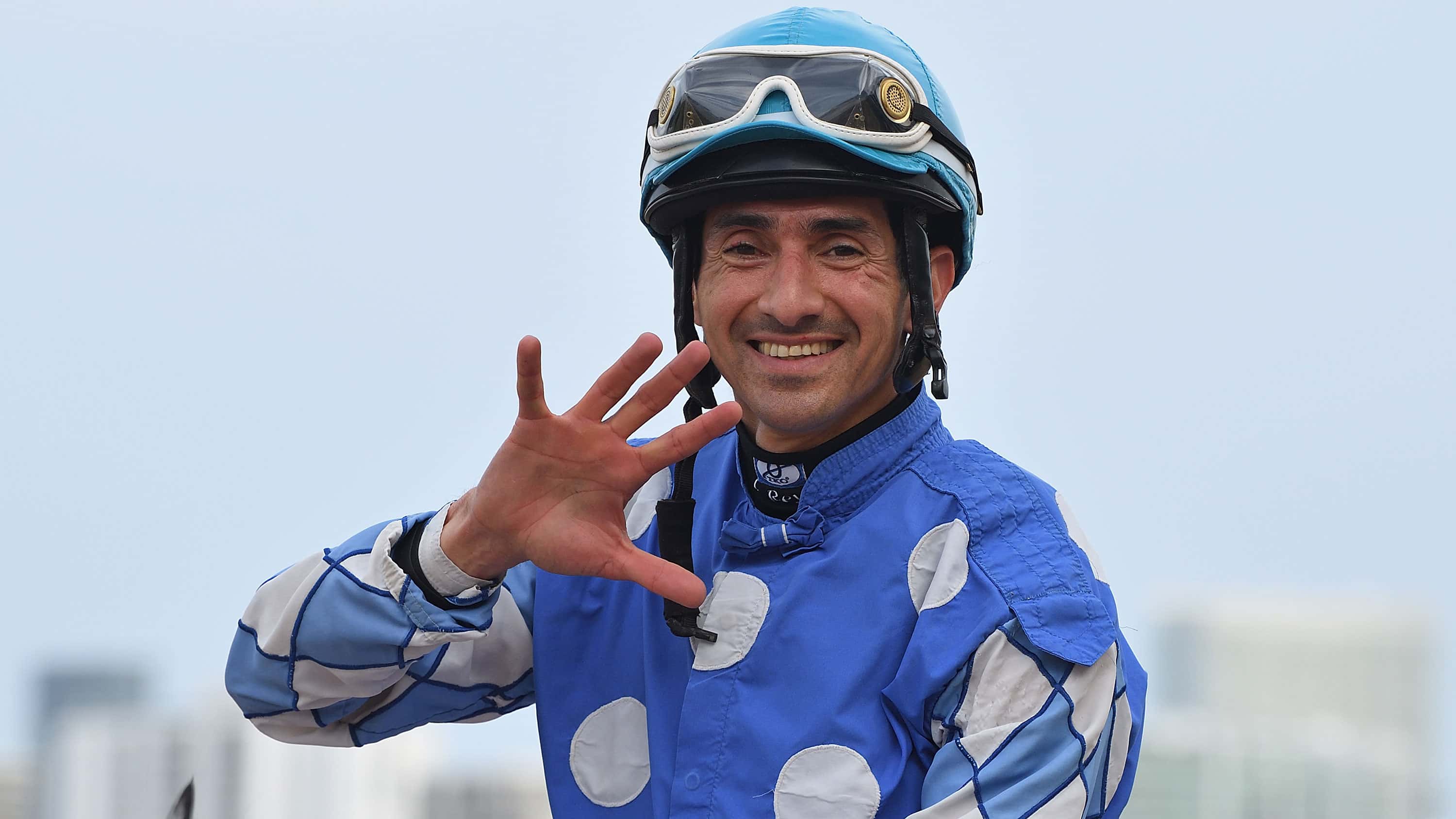 Reyes Continues Hot Hand with Five Wins, Four in a Row